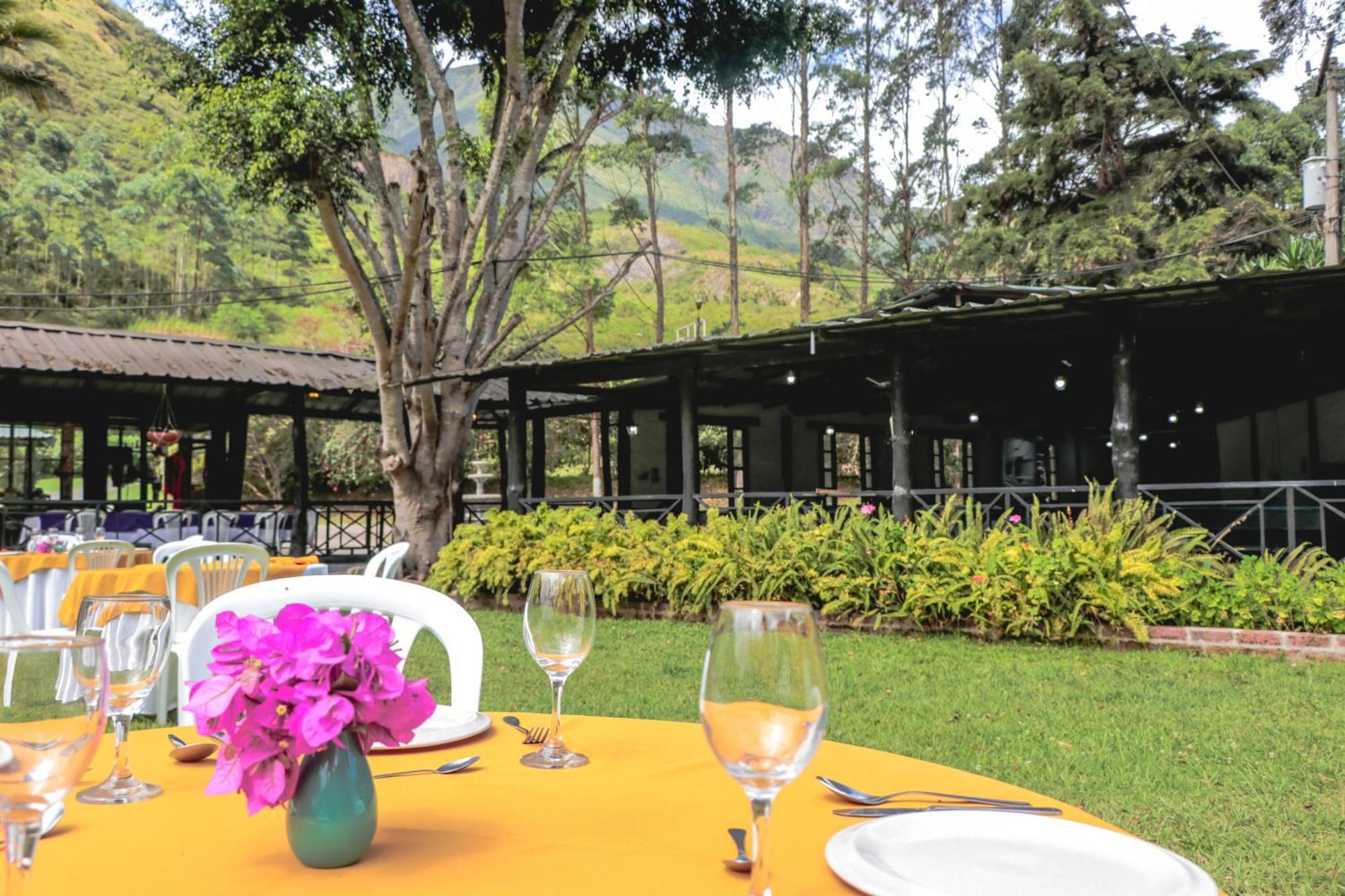 Hosteria La Eterna Primavera Huigra Kültér fotó