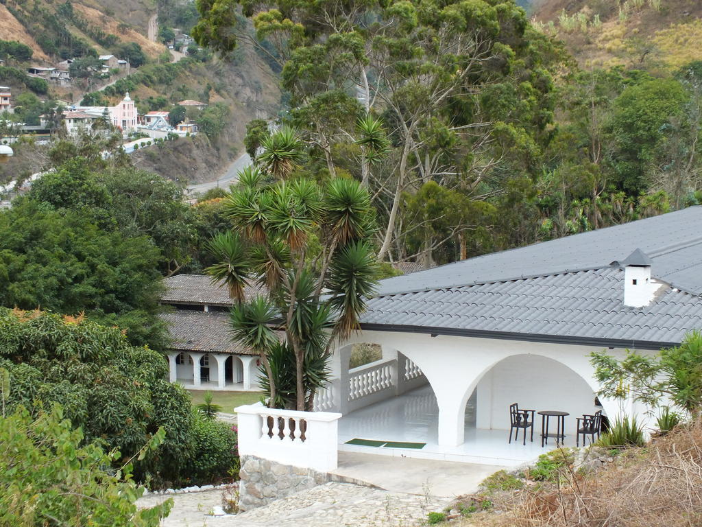 Hosteria La Eterna Primavera Huigra Kültér fotó