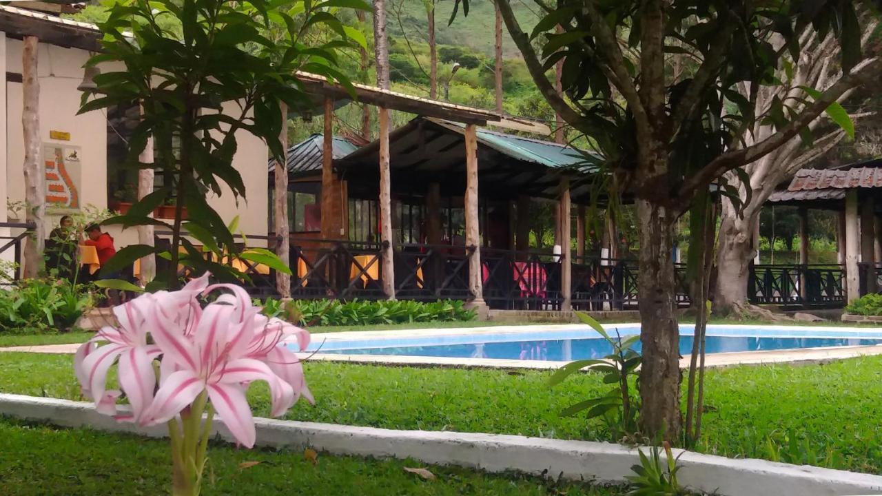 Hosteria La Eterna Primavera Huigra Kültér fotó